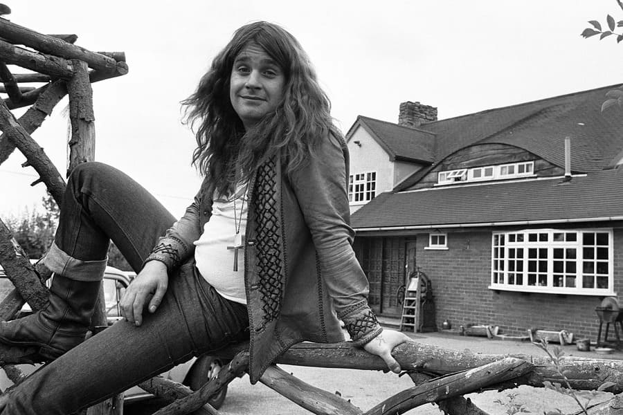 Ozzy Osbourne mordiendo murciélago