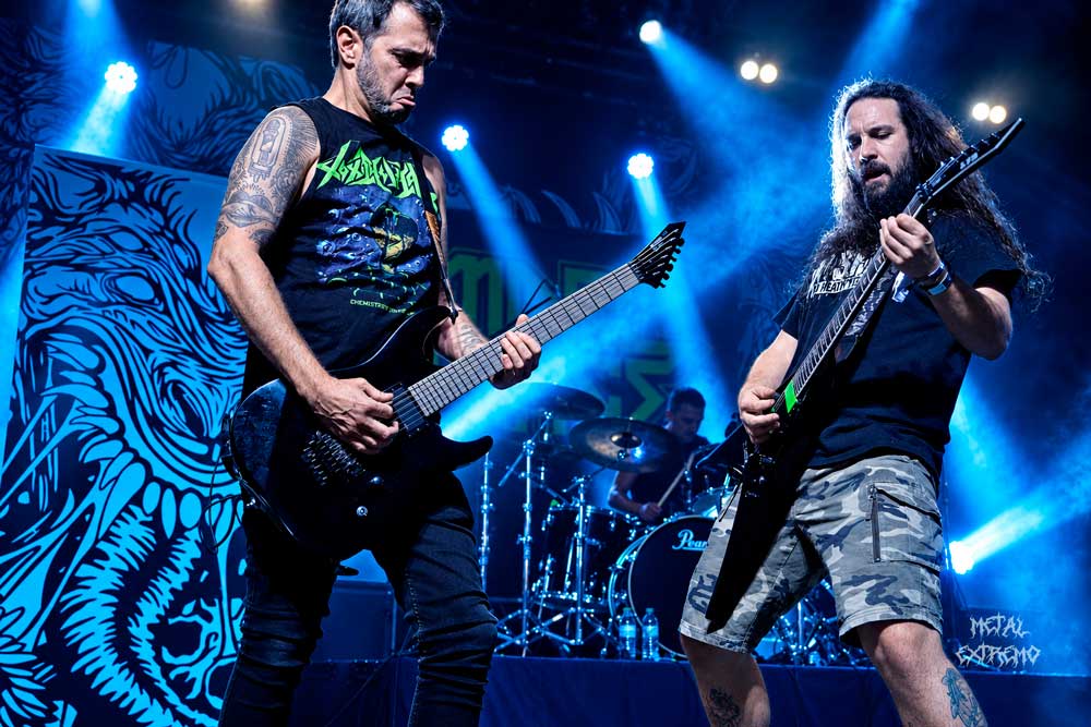 MENUDO TÁNDEM METIENDO RIFFS
